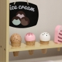 Medinė parduotuvė - kioskas su priedais